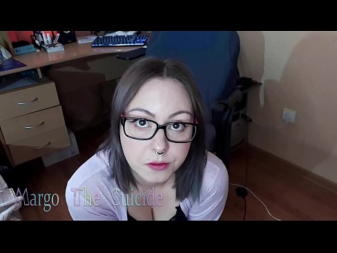 ❤️ Sexig tjej med glasögon suger Dildo djupt på kamera ❤️ Högkvalitativ porr at us sv.analpics.ru ﹏